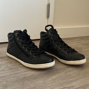 Taos Women’s High Top Sneaker